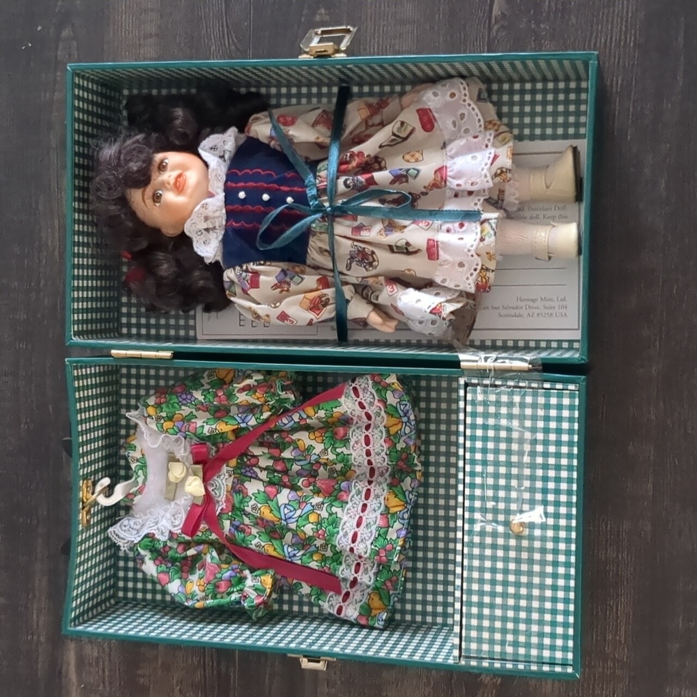 Lasting Impressions Heritage Collection Vintage Doll In Case